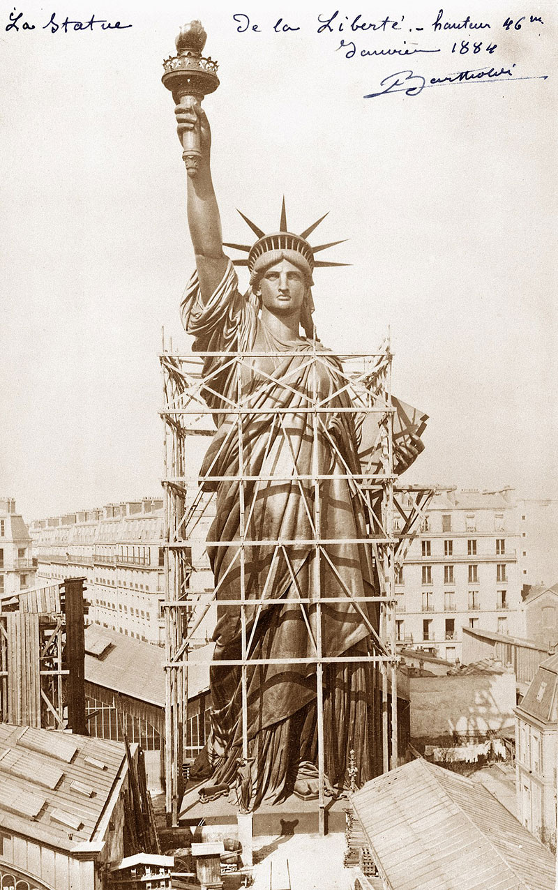 Statue de la Liberté, en construction