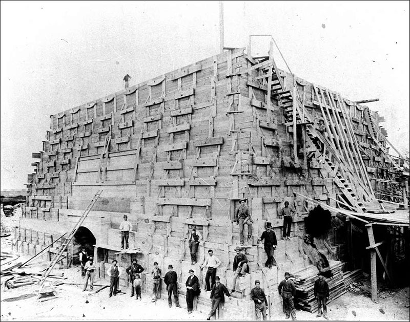construction of the pedestal of the statue of liberty 1885 7eef27 1024